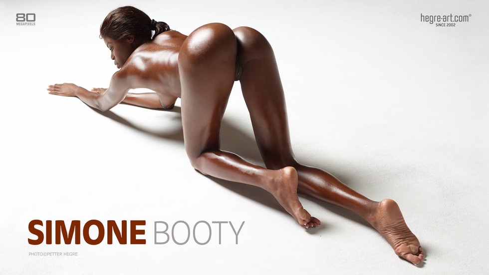 Simone - Booty 2015-12-23, 34 img, 7500x10000, 185 Mb.